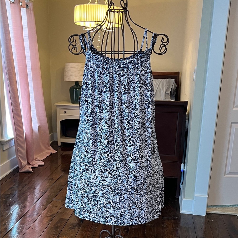 Elegant Black and White Patterned Dress size XL